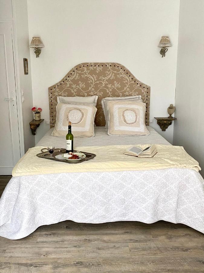 Le Vieux Moulin Bed & Breakfast Bouhet Ngoại thất bức ảnh