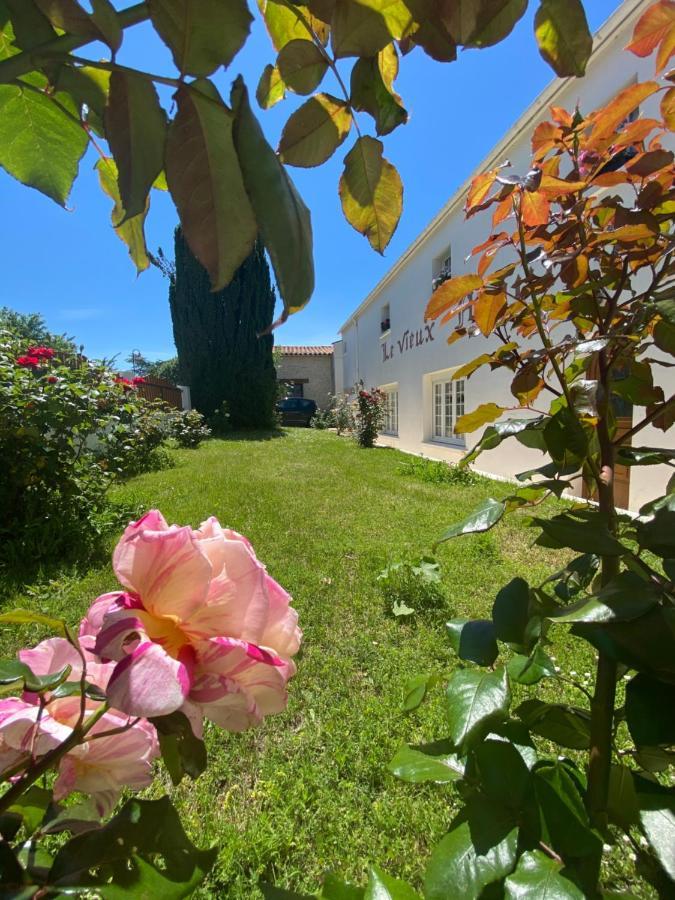 Le Vieux Moulin Bed & Breakfast Bouhet Ngoại thất bức ảnh