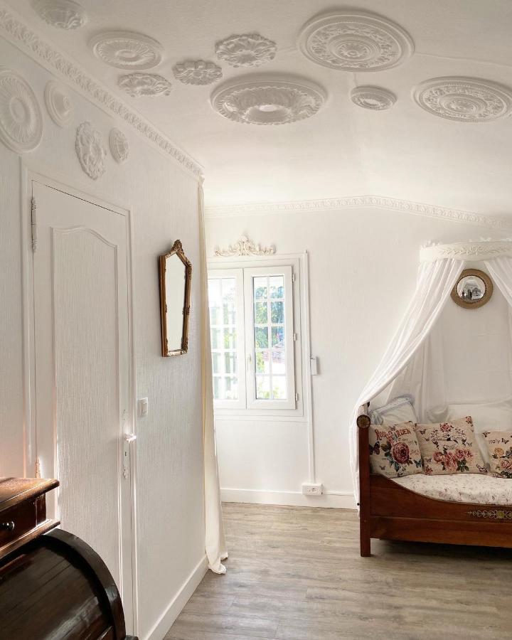 Le Vieux Moulin Bed & Breakfast Bouhet Ngoại thất bức ảnh